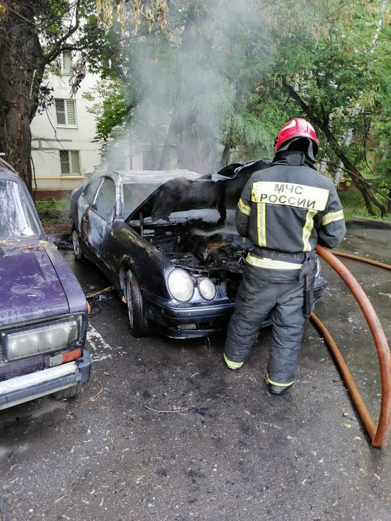На Перекопской ликвидировано возгорание двух автомобилей