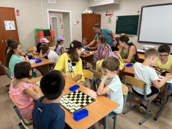 В «Ратмире» прошел турнир «Все на шашки»