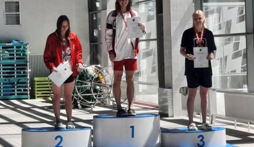 Спортсменка комплекса «Воробьевы горы» завоевала золото на Кубке Москвы по плаванию