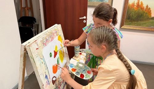 Ученики школы №626 приняли участие в мастер-классе по живописи