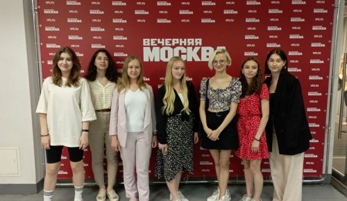 Десятиклассники из школы №1101 побывали на экскурсии в редакции «Вечерней Москвы»