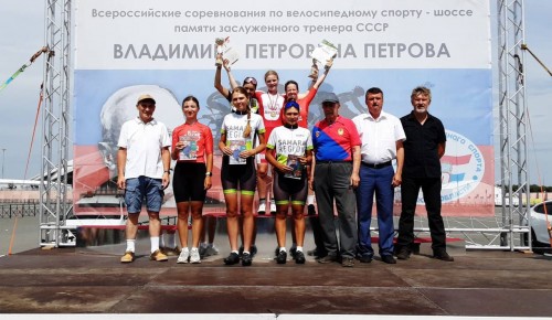 Гонщица ГБУ «Московская академия велосипедного спорта» взяла «золото» в соревнованиях, посвященных памяти В. Петрова