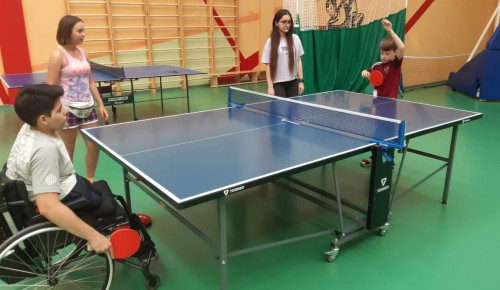 В центре реабилитации инвалидов «Бутово» прошел мастер-класс по настольному теннису