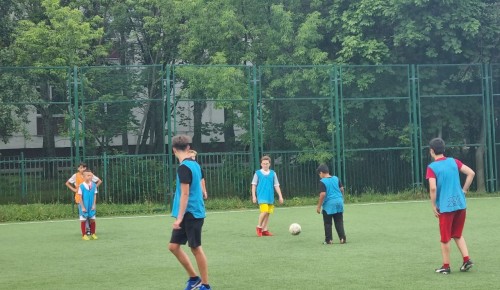 ЦСМ «Коньково» организует для детей летние футбольные тренировки