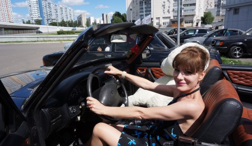 «Волги» на Ленинском. Ретроавтомобили собрались на уникальный фестиваль