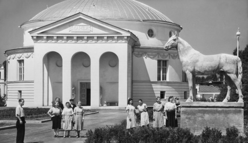 Главархив совместно с ВДНХ подготовил выставку о летнем отдыхе москвичей в середине ХХ века