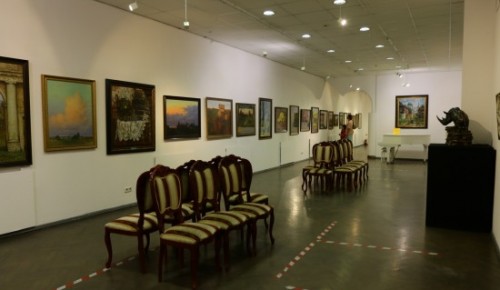 В галерее «Нагорная» до 21 августа можно увидеть выставку «Мастера и ученики Академии акварели Сергея Андрияки»