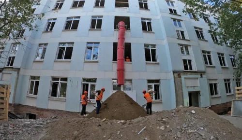 В Обручевском районе продолжается реконструкция взрослой поликлиники