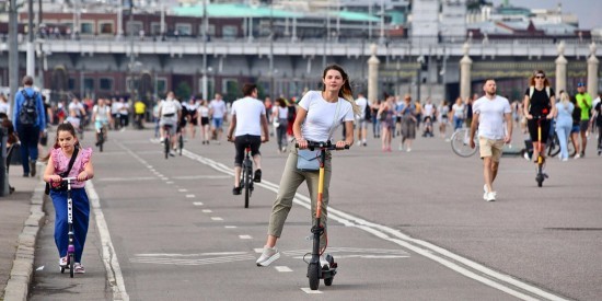 Жители Гагаринского района могут поучаствовать в Параде колясок и самокатов в парке «Теплый стан» 10 сентября