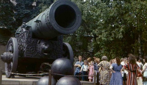 В Главархив передали порядка 250 уникальных снимков Москвы конца XX века
