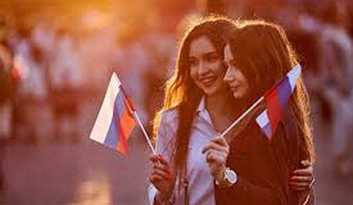 День флага России завершится большим концертом на Поклонной горе