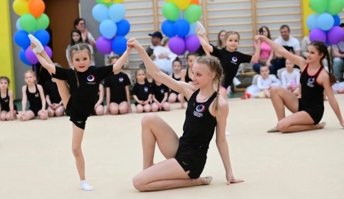 В школе №1507 организуют занятия по художественной гимнастике Международной Академии спорта Ирины Винер