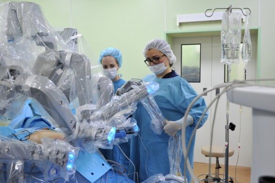Анастасия Ракова сообщила о продолжении роста доступности роботических операций в медицине