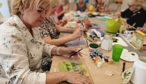 В ЦМД «Южное Бутово» прошел творческий мастер-класс «Правополушарное рисование»
