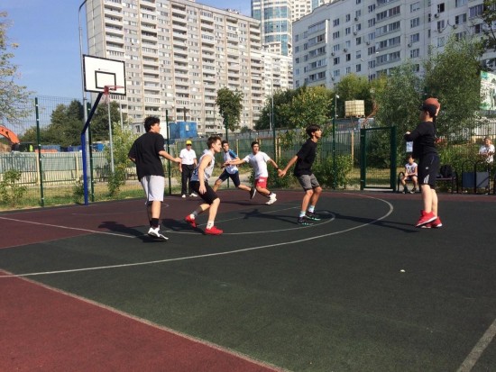 ЦДиС «Обручевский» организовал районные соревнования по стритболу
