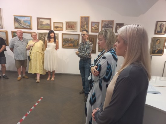 В галерее «Нагорная» можно увидеть выставку «Династия, грани традиций» до 18 сентября