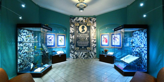 В Дарвиновском музее открылась выставка «Музейные раритеты господина Х»