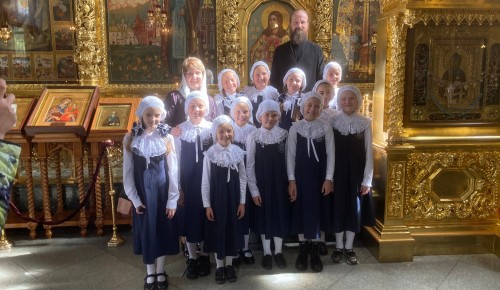 В храме преподобной Евфросинии Московской прошла экскурсия для учениц гимназии при храме св. князя Димитрия Донского