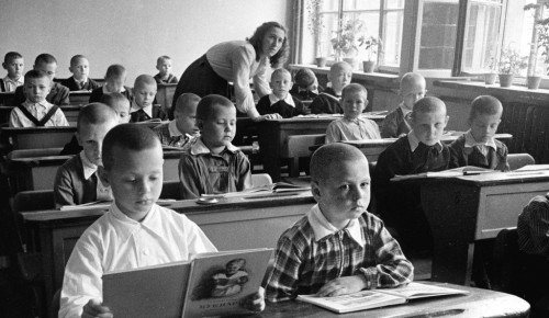 Главархив рассказал о школьной реформе 1943 года