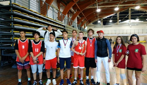 Команда школы №46 стала призером окружных соревнований по стритболу