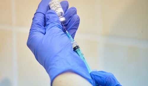 Заммэра Ракова: Москвичи могут бесплатно сделать прививку от гриппа в мобильных пунктах и поликлиниках