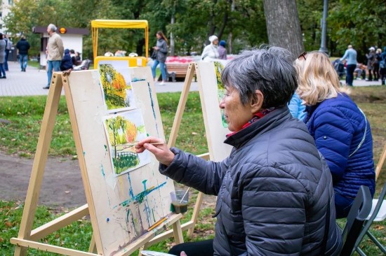 В Воронцовском парке 21 сентября организуют мастер-класс по рисованию для долголетов