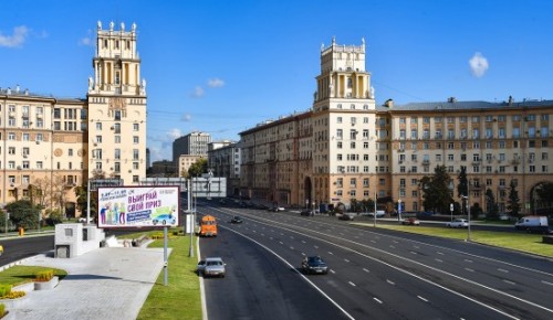 На участке Ленинского проспекта появились пешеходная зона и новые остановки