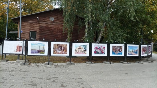 Выставка работ учеников Сергея Андрияки открылась в парке «Кузьминки»