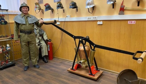 В стенах Сокольнической каланчи представили коллекцию пожарной атрибутики