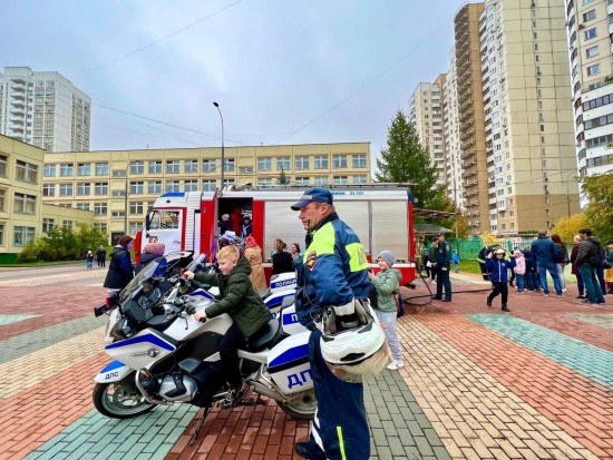 Занятие со школьниками в рамках закрытия военно-спортивной декады