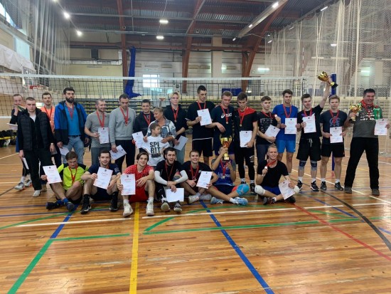 Команда Зюзина заняла 1 место в соревнованиях по волейболу в рамках спартакиады «Спорт для всех»
