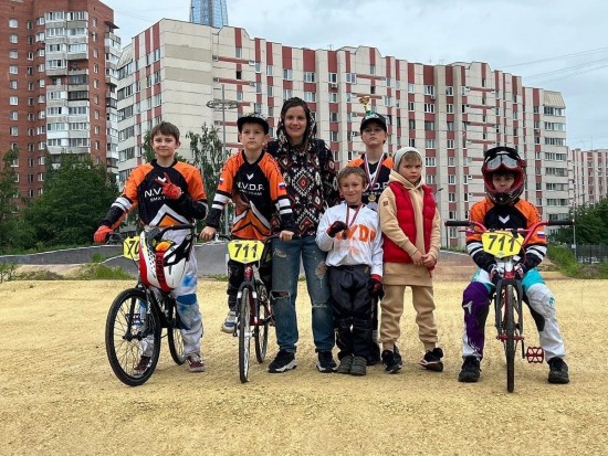 Московская академия велосипедного спорта рассказала про тренера на велодроме «Тарусский» в Ясеневе 