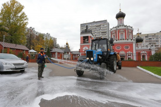 Дороги будут чистыми. Репортаж с масштабной уборки в ЮЗАО