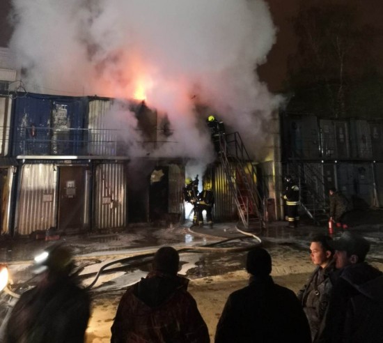 Огнеборцы ЮЗАО ликвидировали пожар в Обручевском районе