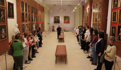 Посвящение пятиклассников школы №1536 в гимназисты прошло в музее-усадьбе «Кусково»