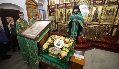 В храме святой равноапостольной Нины проводили ковчег с мощами Сергия Радонежского