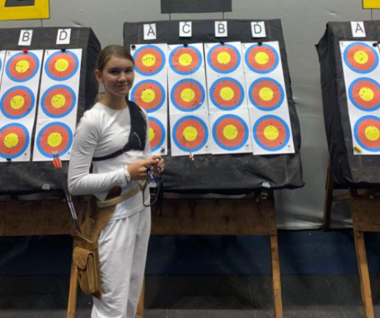 Ученица школы №1103 приняла участие в Кубке федерации Москвы по стрельбе из лука