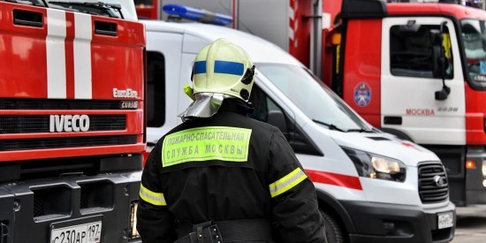 В здании бизнес-центра на улице Шверника произошел пожар
