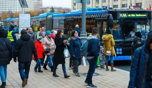 В час пик около 130 автобусов перевозили пассажиров из-за закрытия участка Калужско-Рижской линии