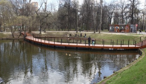 В Воронцовском парке временно закрыли вход рядом с многофункциональной площадкой