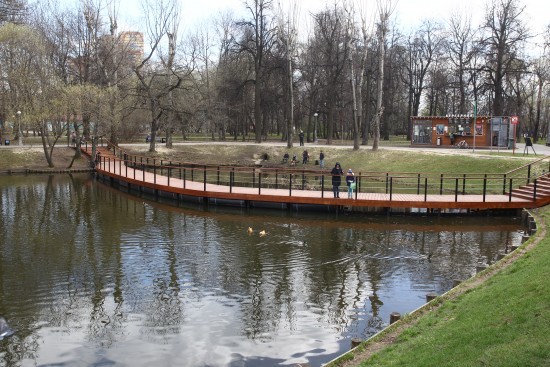 В Воронцовском парке временно закрыли вход рядом с многофункциональной площадкой