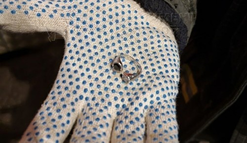 Спасатели помогли бутовчанке, у которой на пальце застряло кольцо