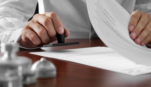 Суд рассмотрит дело пяти обвиняемых в ограблении квартиры на юго-западе Москвы