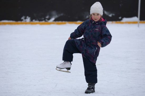 В Воронцовском парке открыли каток с искусственным льдом