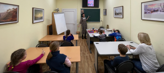 В Воскресной школе храма Преподобной Евфросинии Московской прошел мастер-класс по изготовлению аппликации
