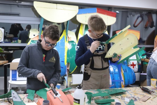 Инженеры будущего. В «Наукограде» ребята создают модели катеров и самолётов