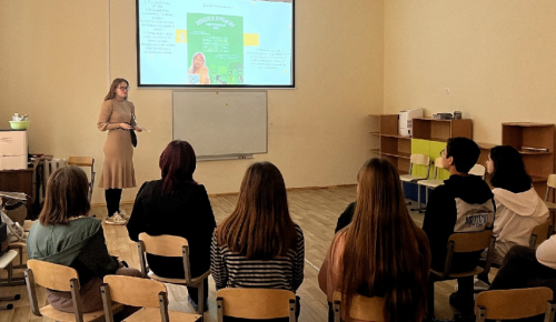 Ученица школы №1355 провела мастер-класс «Как побороть стресс перед экзаменом?» на форуме московского отделения РДДМ