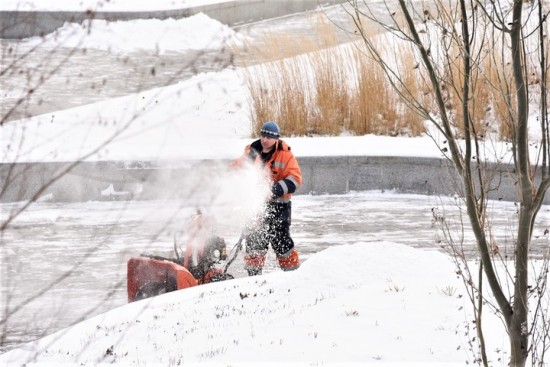 Коммунальщики столицы подготовили к зиме более 700 объектов в Донецке