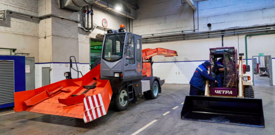 Московские коммунальщики подготовили к зиме более 700 объектов в Донецке 