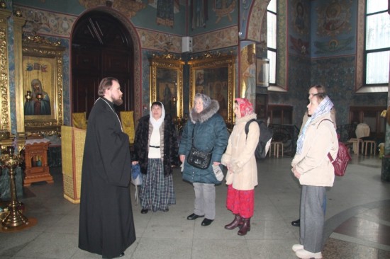 В храме преподобной Евфросинии Московской состоялось практическое занятие по церковному искусству